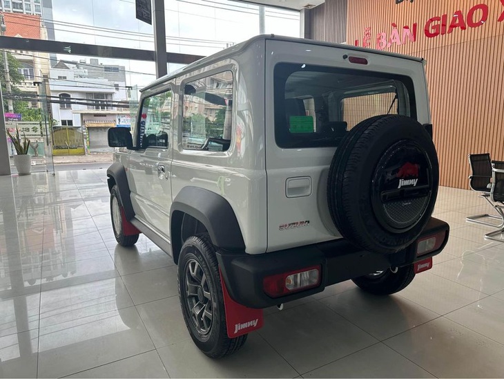 Tin tức giá xe: Suzuki Jimny 2024 loạn giá tại các đại lý- Ảnh 6.