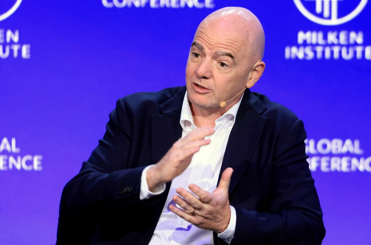 Chủ tịch FIFA Gianni Infantino vấp phải sự phản đối khi tổ chức World Cup các CLB 2025 - Ảnh: REUTERS