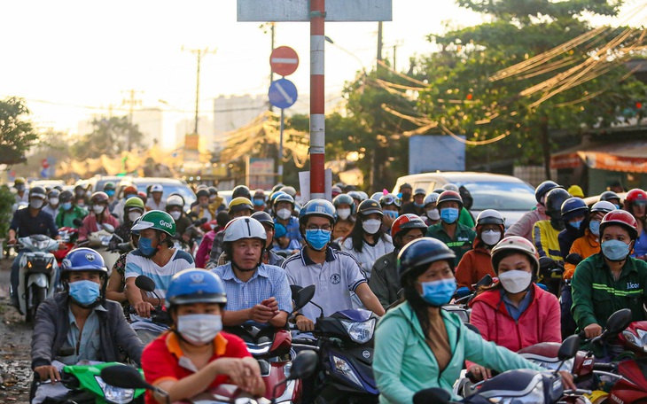 Tin tức sáng 11-5: Điều chỉnh đi lại ở nút giao An Phú; Ngân hàng tăng vay nợ qua trái phiếu