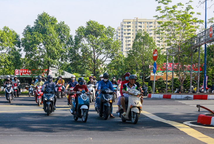 Ngơ ngác khi nút giao An Phú phân luồng lại- Ảnh 4.