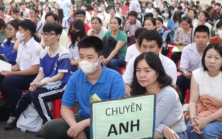 Hà Nội công bố số lượng nguyện vọng thi vào lớp 10, Trường THPT Yên Hòa dẫn đầu tỉ lệ chọi - Ảnh 7.