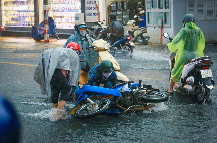 Cống bung, đường vỡ sau mưa lớn, điều gì xảy ra với dự án Võ Văn Ngân mới 20 ngày khánh thành?- Ảnh 10.