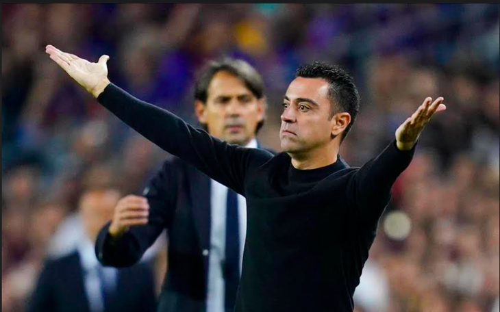 Xavi bị Barca sa thải vì lỡ miệng!