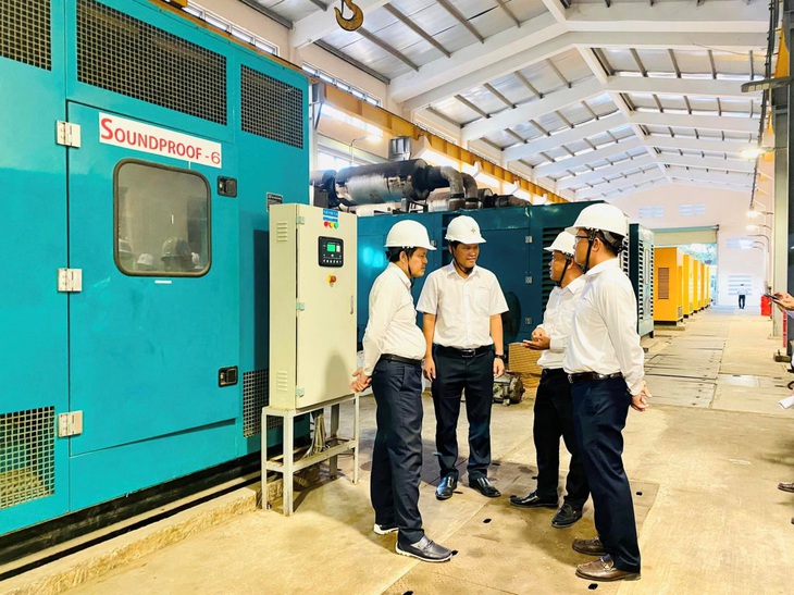 Thăm và kiểm tra tình hình cung cấp điện tại Phú Quý- Ảnh 7. Thăm và kiểm tra tình hình cung cấp điện tại Phú Quý- Ảnh 7.