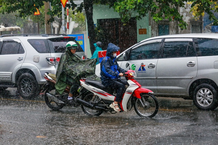 Hôm nay 18-5, dự báo thời tiết nhiều nơi lại mưa to - Ảnh: LÊ PHAN