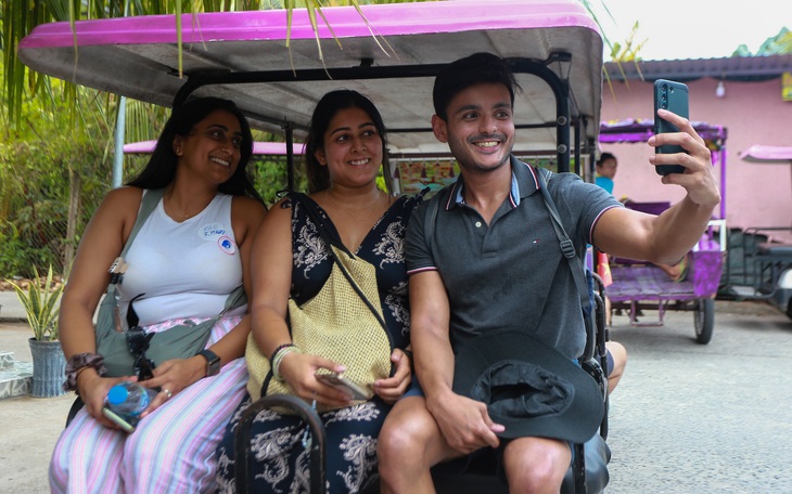 Độc đáo mô hình nuôi trai nước ngọt lấy ngọc kết hợp du lịch trên cù lao Thới Sơn - Ảnh 2.