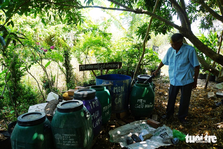 Nông dân Đồng Tháp biến rác thành phân bón hữu cơ - Ảnh 1.