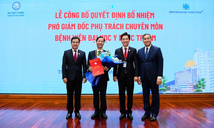 Bệnh viện Đại học Y Dược TP.HCM có hai phó giám đốc mới- Ảnh 1.