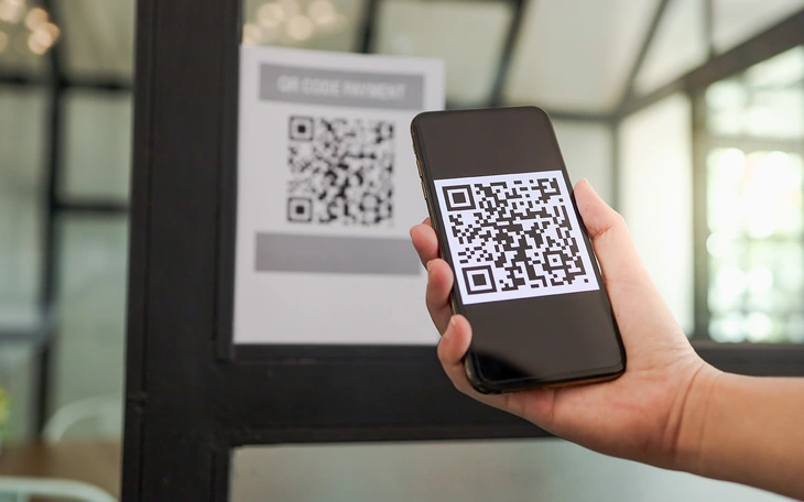 Không nhận chuyển khoản, nhân viên cây xăng hút lại xăng: Thiếu chuyên nghiệp lẫn thiếu tình - Ảnh 2.