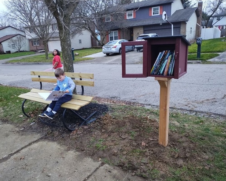 Một tủ sách Little Free Library được đặt bên đường ở Columbus, Ohio - Ảnh: littlefreelibrary.org