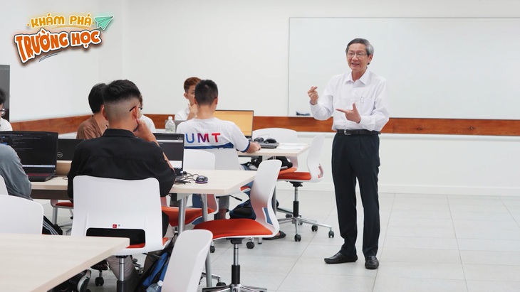 Một buổi học tại Trường đại học UMT