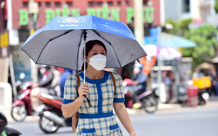 Nguy cơ đột quỵ khi ngoài trời quá nắng nóng so với máy lạnh trong nhà