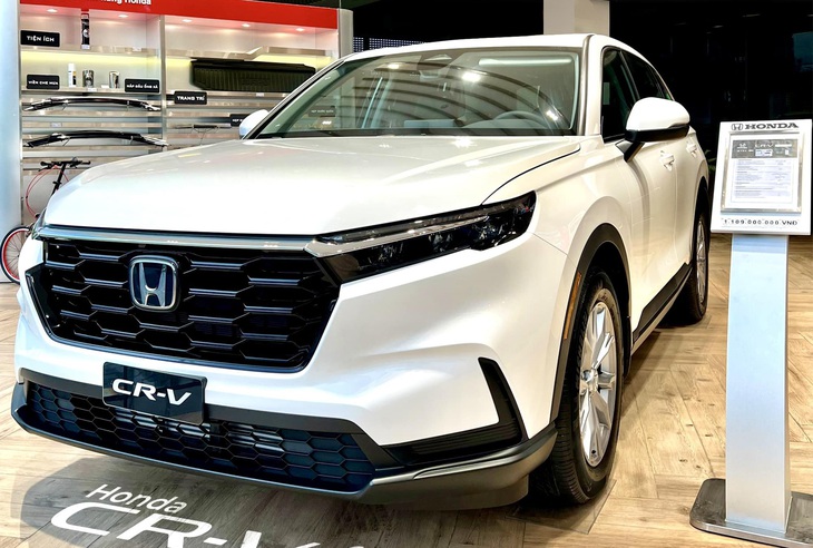 Tin tức giá xe: Hàng loạt ô tô Honda giảm giá mạnh tay, Accord ưu đãi tới 220 triệu đồng- Ảnh 2. Với ưu đãi mới, Honda CR-V được đánh giá đang trở về với giá trị thật, thay vì để giá quá cao như thời điểm ra mắt - Ảnh: Đại lý Honda