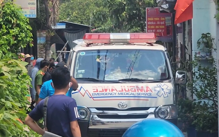 Phát hiện người đàn ông nằm úp mặt chết trên nền gạch trong căn phòng trọ - Ảnh 2.