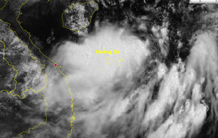 Vùng áp thấp bao trùm khu vực quần đảo Hoàng Sa - Ảnh: NCHMF