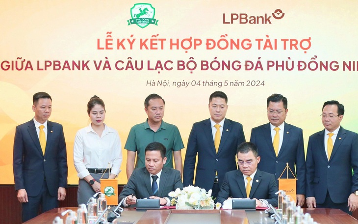 Hai CLB Thanh Niên TP.HCM và Phù Đổng Ninh Bình 'đổi ruột' cho nhau - Ảnh 3.