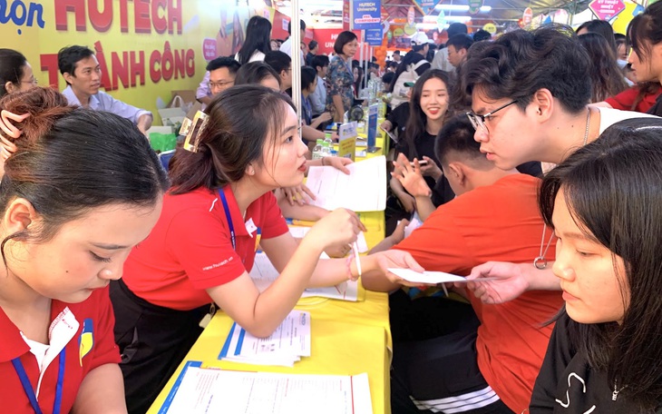 Cấm các trường đại học yêu cầu xác nhận nhập học sớm