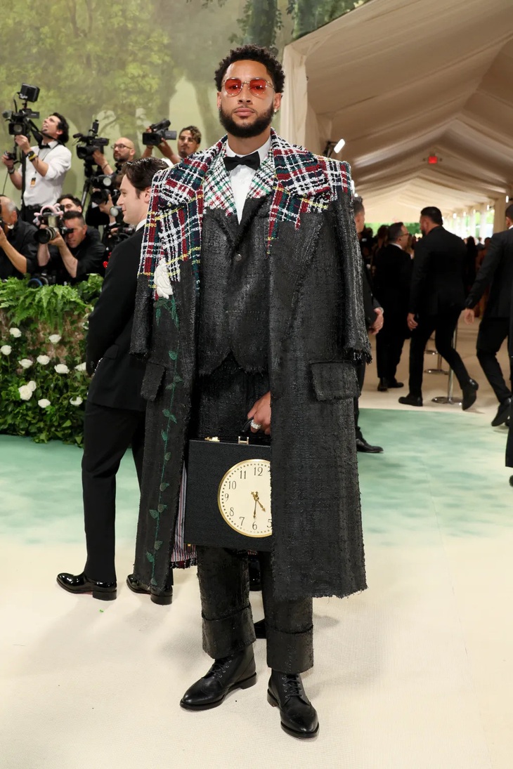 'Cuộc chiến không khoan nhượng' của dàn sao trên siêu thảm đỏ Met Gala 2024- Ảnh 24. Ben Simmons