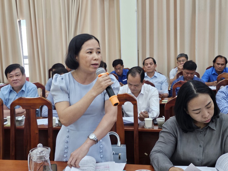 Thạc sĩ Nguyễn Thị Bích Ngọc, Trường đại học Tài nguyên - Môi trường, cho rằng quy định dự thảo đang ngầm "cấm" tách thửa đối với đất dân cư xây dựng mới, đất hỗn hợp - Ảnh: ÁI NHÂN