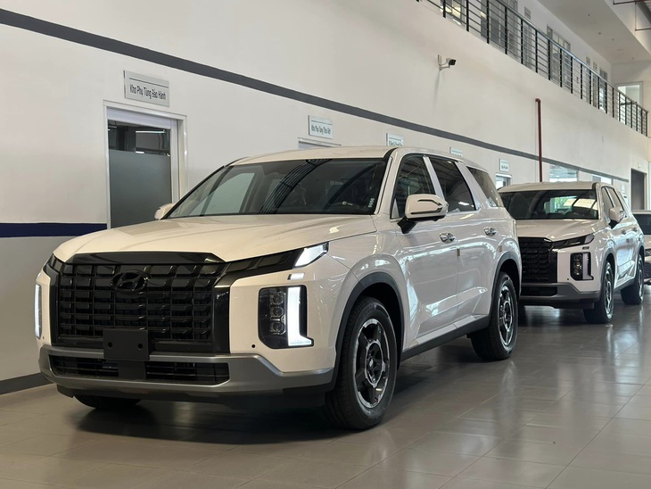 Tin tức giá xe: Hyundai Palisade tiếp tục giảm giá, nay còn rẻ hơn Santa Fe hybrid- Ảnh 3. Tin tức giá xe: Hyundai Palisade tiếp tục giảm giá, nay còn rẻ hơn Santa Fe hybrid- Ảnh 3.