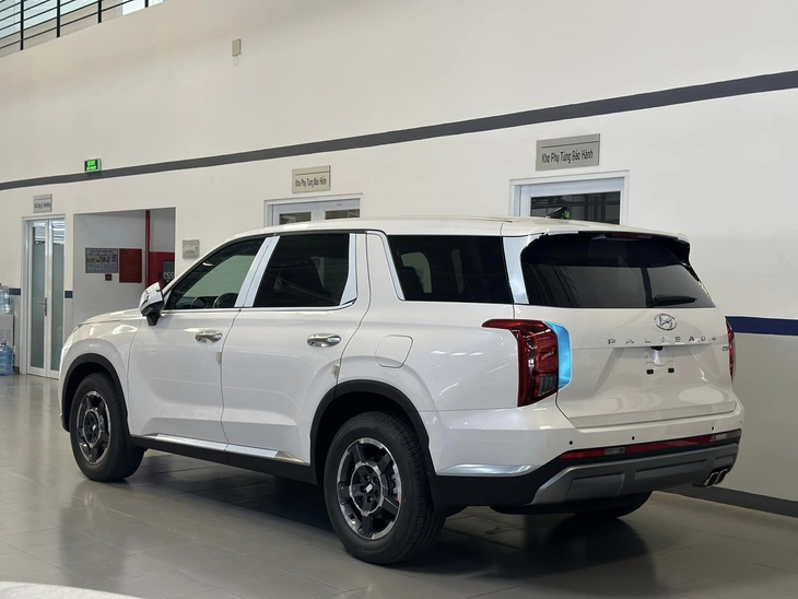 Tin tức giá xe: Hyundai Palisade tiếp tục giảm giá, nay còn rẻ hơn Santa Fe hybrid- Ảnh 5. Tin tức giá xe: Hyundai Palisade tiếp tục giảm giá, nay còn rẻ hơn Santa Fe hybrid- Ảnh 5.