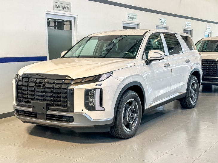 Tin tức giá xe: Hyundai Palisade tiếp tục giảm giá, nay còn rẻ hơn Santa Fe hybrid- Ảnh 1. Hyundai Palisade Exclusive tiếp tục có đáy mới ở đại lý - Ảnh: Đại lý Hyundai