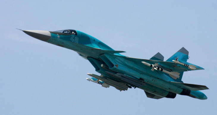 Một máy bay ném bom Su-34 của Nga - Ảnh: REUTERS/DENIS SINYAKOV