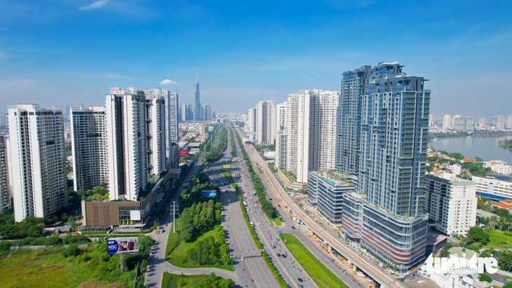 Các tuyến giao thông trọng điểm như metro, đường vành đai 2, 3 hoàn thành sẽ là cú hích cho thị trường bất động sản TP.HCM - Ảnh: NGỌC HIỂN