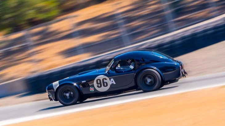 Shelby Cobra là một trong những mẫu xe ấn tượng nhất Jim Farley từng sở hữu - Ảnh: Jim Farley/Ford