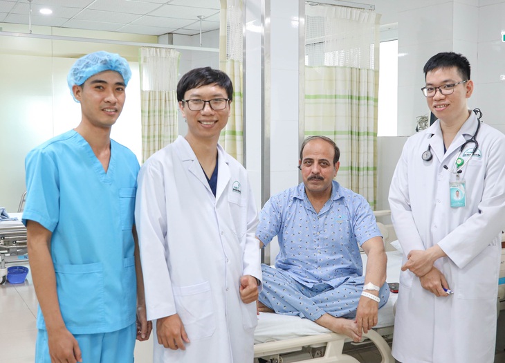 Cứu chữa trọng tài người Pakistan bị nhồi máu cơ tim tại Đà Nẵng- Ảnh 1. Trọng tài Bangash đã hồi phục - Ảnh: BV