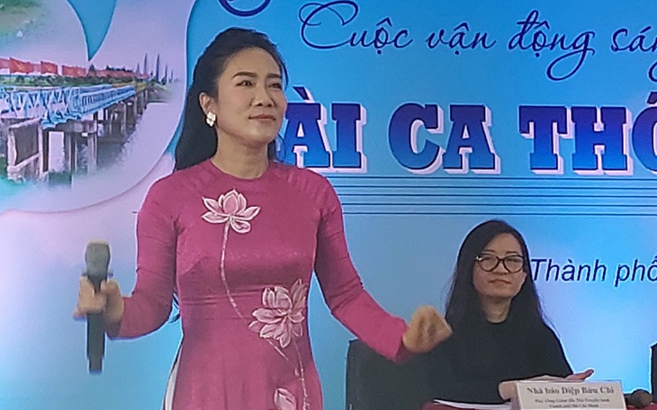 Chủ tịch Phan Văn Mãi: Xây dựng TP.HCM là thành phố văn hóa, nhân văn - Ảnh 1.