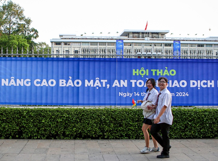 Hội thảo nâng cao bảo mật, an toàn giao dịch không tiền mặt lần đầu tổ chức ở hội trường Thống Nhất vào chiều 14-6 - Ảnh: P.QUYÊN