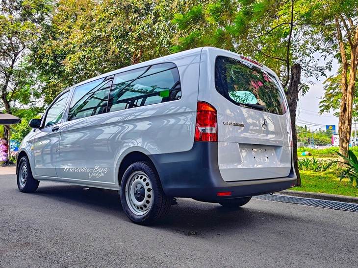 Xe van 'nóng' trở lại ở Việt Nam: Transit sắp có thế hệ mới, V-Class giảm giá kỷ lục- Ảnh 9.