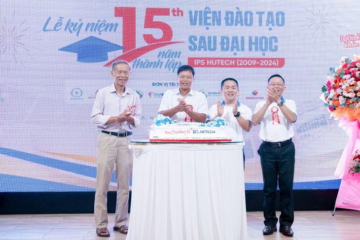 HUTECH khai giảng khóa đào tạo thạc sĩ, tiến sĩ đợt 1 - năm 2024- Ảnh 4.