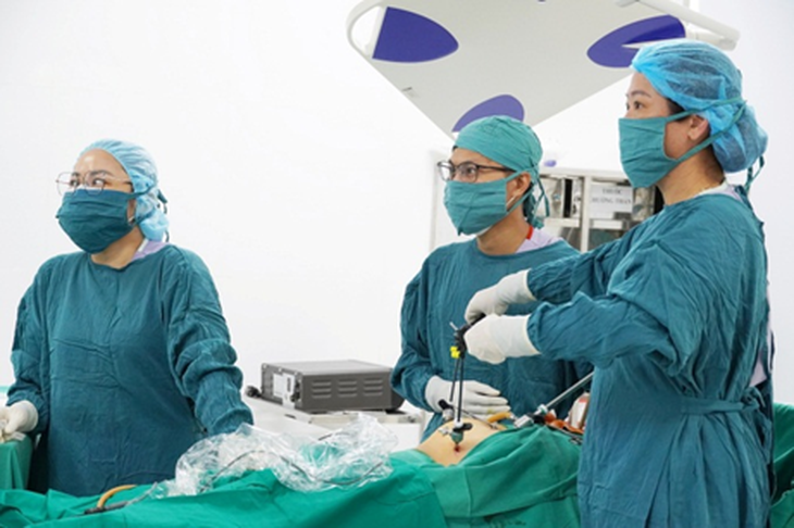 Trẻ em cũng mắc u buồng trứng - Ảnh 2.