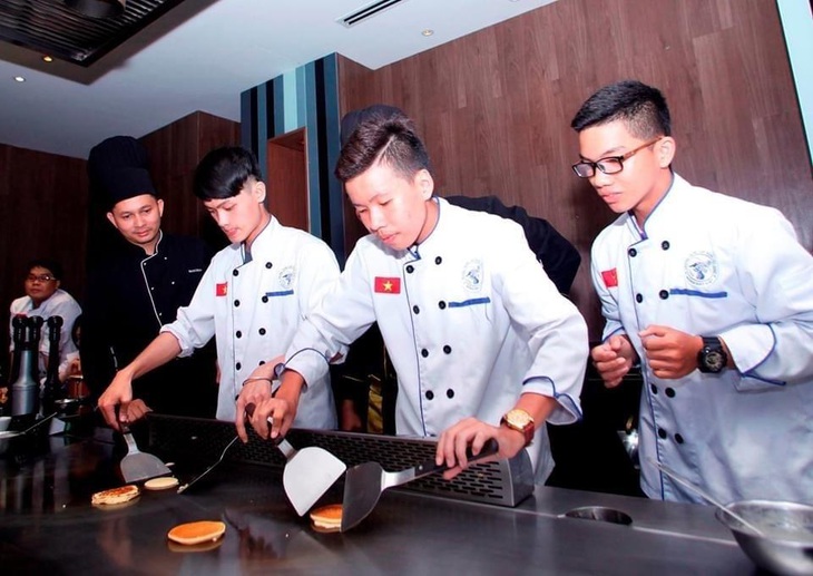 Dễ dàng chuyển đổi hình thức học tập từ THPT sang trung cấp- Ảnh 1. Dễ dàng chuyển đổi hình thức học tập từ THPT sang trung cấp- Ảnh 1.