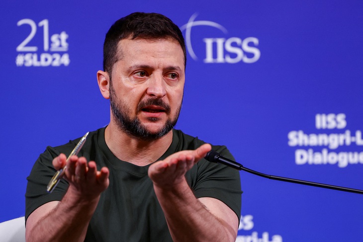 Tổng thống Ukraine Volodymyr Zelensky tham dự Đối thoại Shangri-La 2024 ngày 2-6 - Ảnh: REUTERS