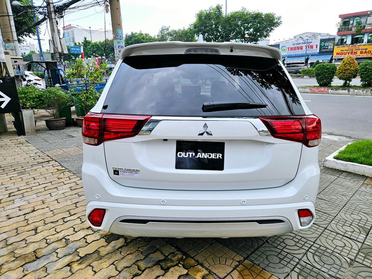 Tin tức giá xe: Mitsubishi Outlander chỉ còn từ 730 triệu tại đại lý, ngang SUV hạng B- Ảnh 4.