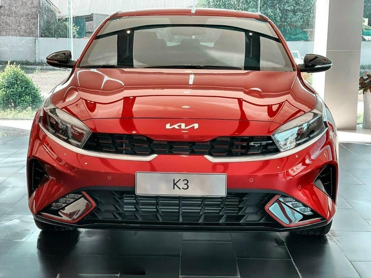 Kia K3 bản cao nhất còn rẻ hơn Toyota Corolla Altis bản thấp nhất - Ảnh: Đại lý Kia