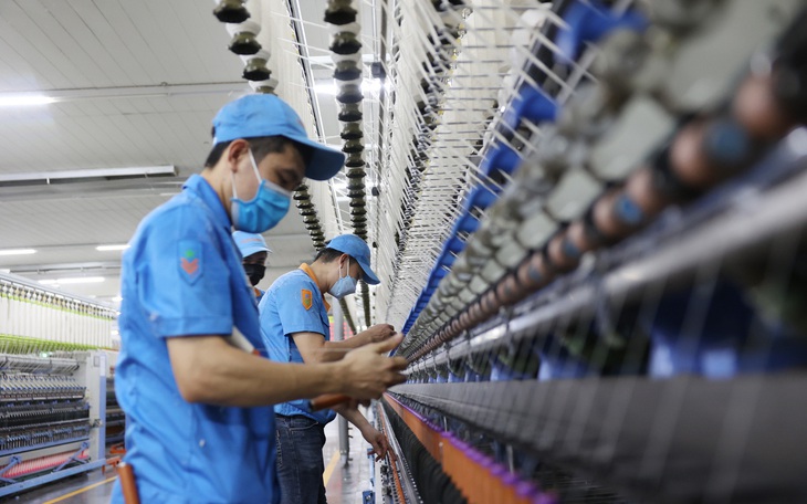Nghị trường HĐND Đắk Lắk 'nóng' với nỗi lo doanh nghiệp giải thể, lũ chồng lũ - Ảnh 3.