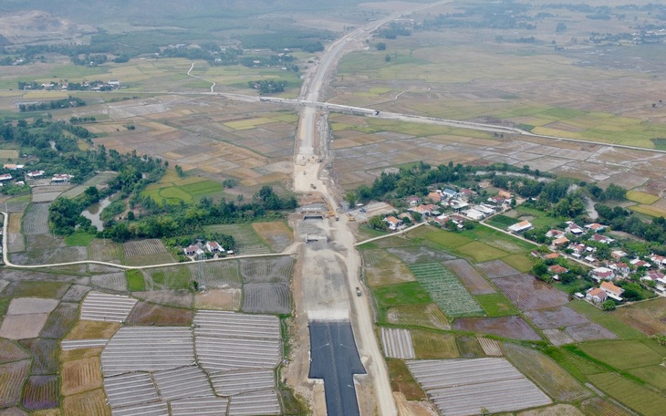 Lãng phí hơn 76 tỉ đồng trên dự án cao tốc vì 'bỏ mỏ gần, lấy mỏ xa' - Ảnh 7.