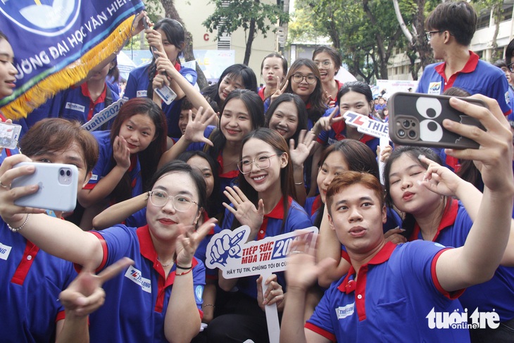 Hoa hậu Liên lục địa 2022 Lê Nguyễn Bảo Ngọc là một trong các đại sứ đồng hành cùng Tiếp sức mùa thi 2024 - Ảnh: CÔNG TRIỆU