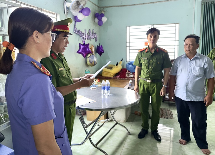 Bùi Thiều Đỗ Lê, một trong ba người vừa bị khởi tố liên quan vụ làm giả giấy chứng nhận thẩm định thiết kế xe cơ giới cải tạo - Ảnh: TRỌNG NGUYỄN