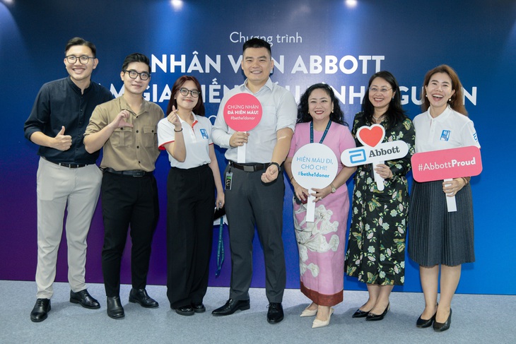 Hoạt động hiến máu tình nguyện mở đầu cho "Tháng tình nguyện vì cộng đồng" của Abbott tại Việt Nam