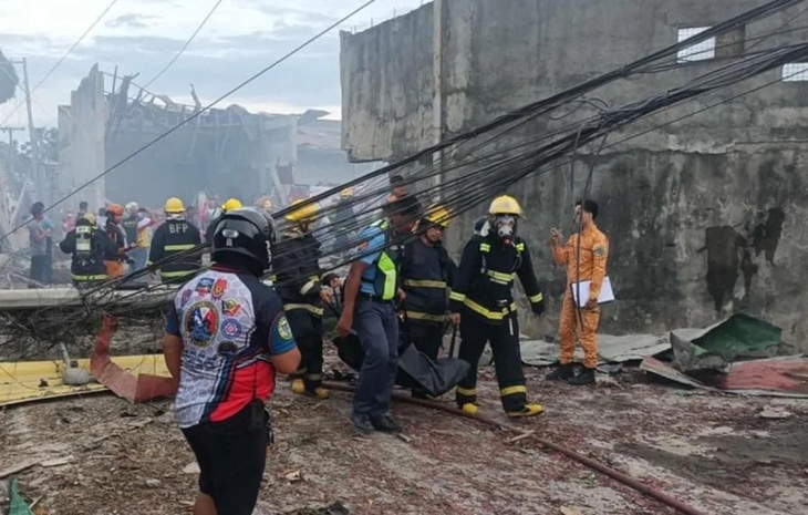 Hiện trường vụ nổ kho pháo ở thành phố Zamboanga, Philippines ngày 29-6 - Ảnh: RAPPLER