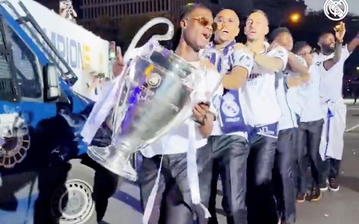 Dàn sao Real Madrid ‘rồng rắn lên mây’ cùng cúp Champions League