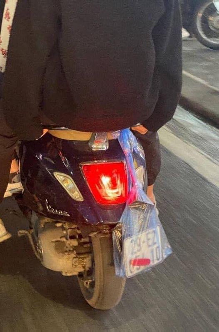 Ảnh vui 30-6: Muốn 'nghỉ hưu' mà cũng không được!- Ảnh 1. Biểu hiện của sự cố chấp.