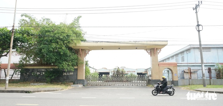 Tiếp tục kê biên tài sản Công ty Lắp máy Miền Nam của đại gia Huy ‘máy nổ’- Ảnh 1. Công ty TNHH Thương mại và Dịch vụ lắp máy Miền Nam tại Khu công nghiệp Hòa Khánh - Ảnh: ĐOÀN CƯỜNG