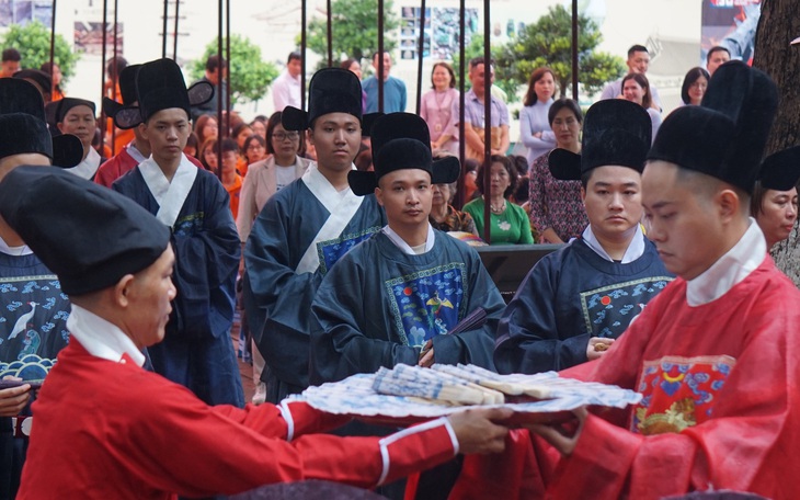 Ông Đôi Truân liên quan gì với nguồn gốc Tết Đoan Ngọ giết sâu bọ?