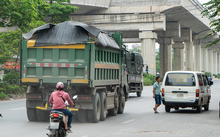 Tin tức sáng 7-6: Phạt đại gia xăng dầu miền Tây; TP.HCM khó phạt nguội xe quá tải vì 